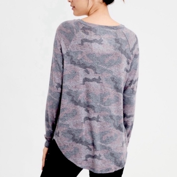 American Eagle Soft & Sexy Plush Long Sleeve T-Shirt Size Small - Picture 2 of 8